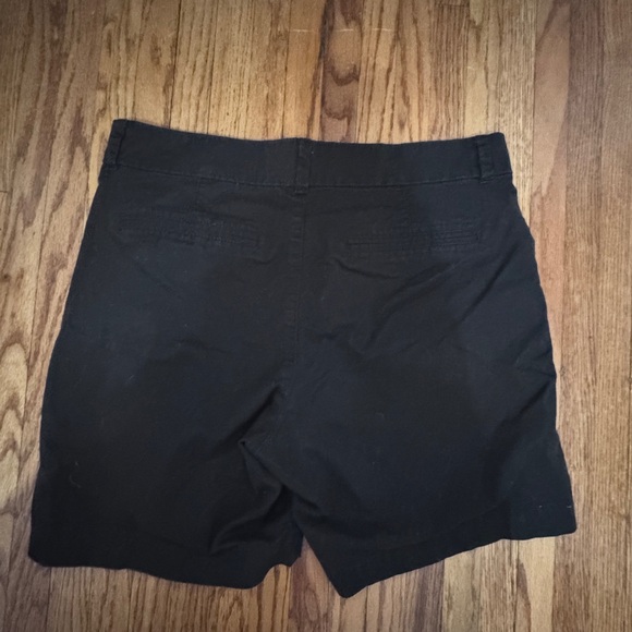 Old Navy Women's Black Flat Front Everyday Shorts - Picture 2 of 7